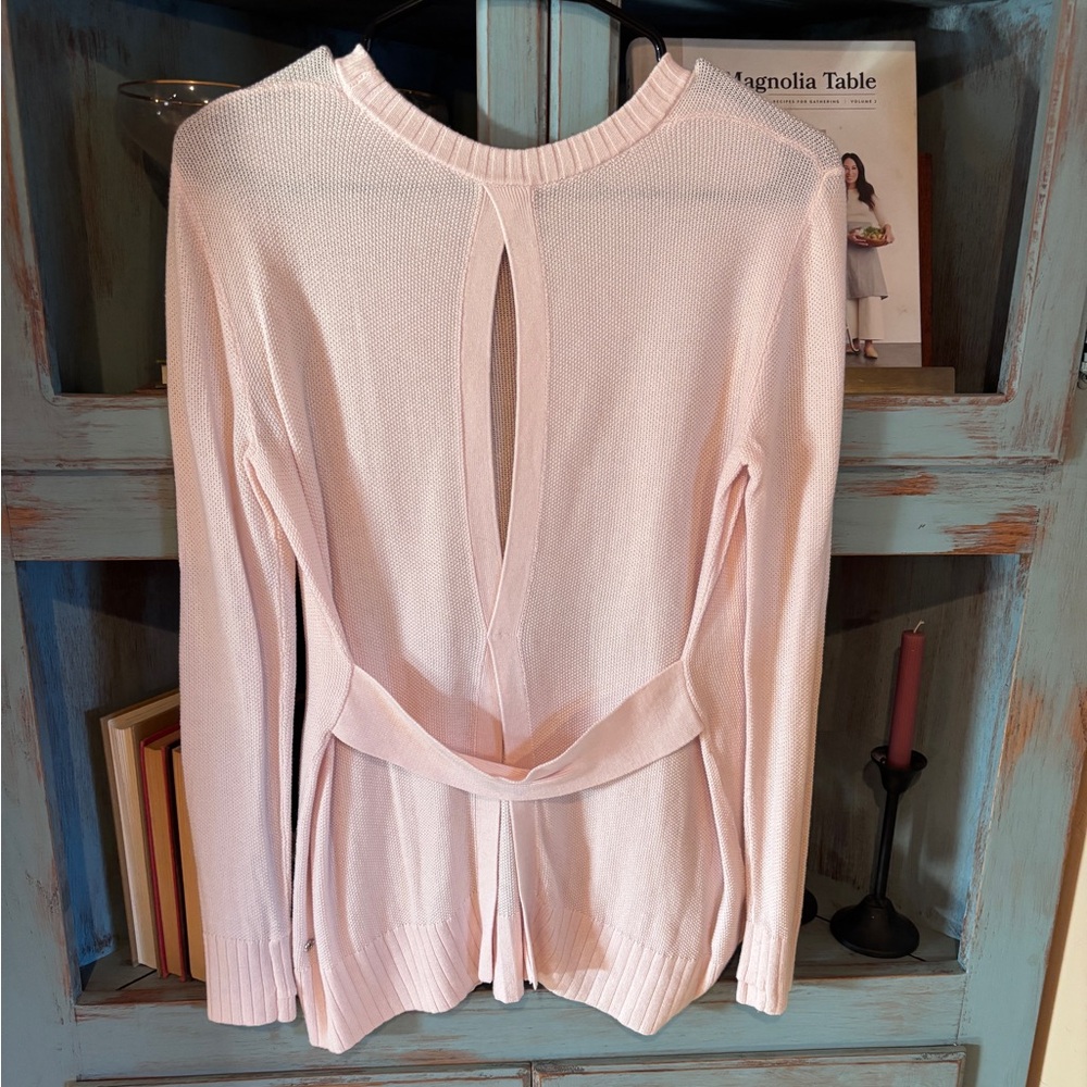 Pale pink long sleeve Lulu size 6